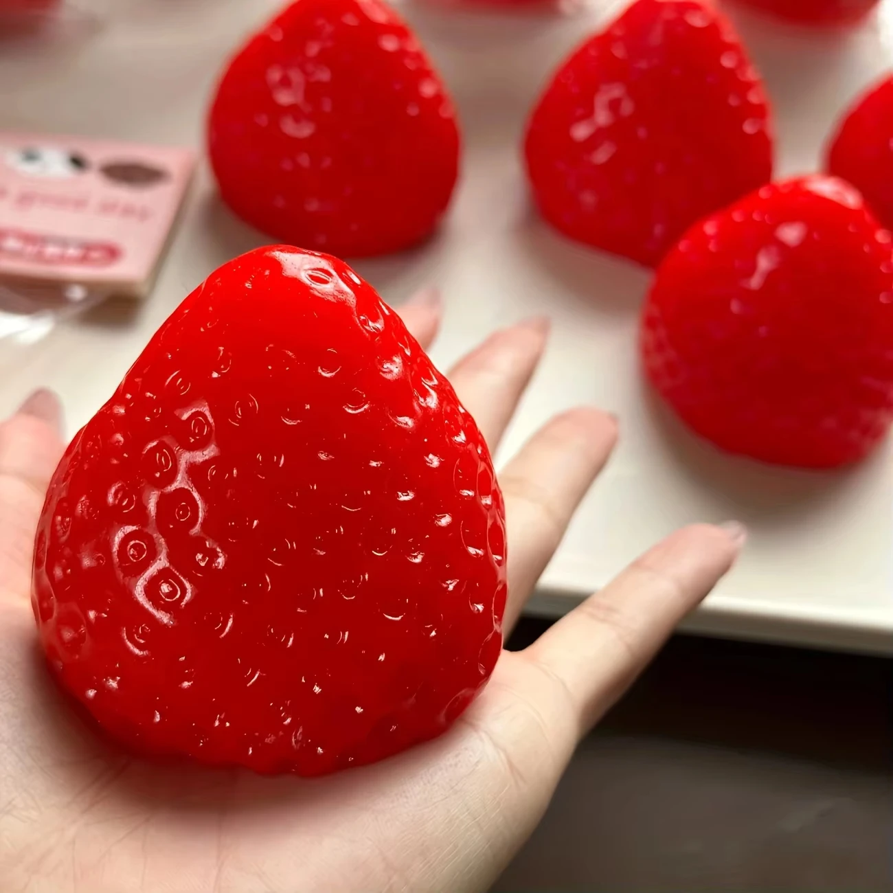 1Pc Squishy Big Strawberry Squ - Kids Toys Stores 评论和价格